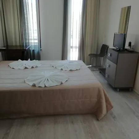 Stardreams Apartahotel 3*